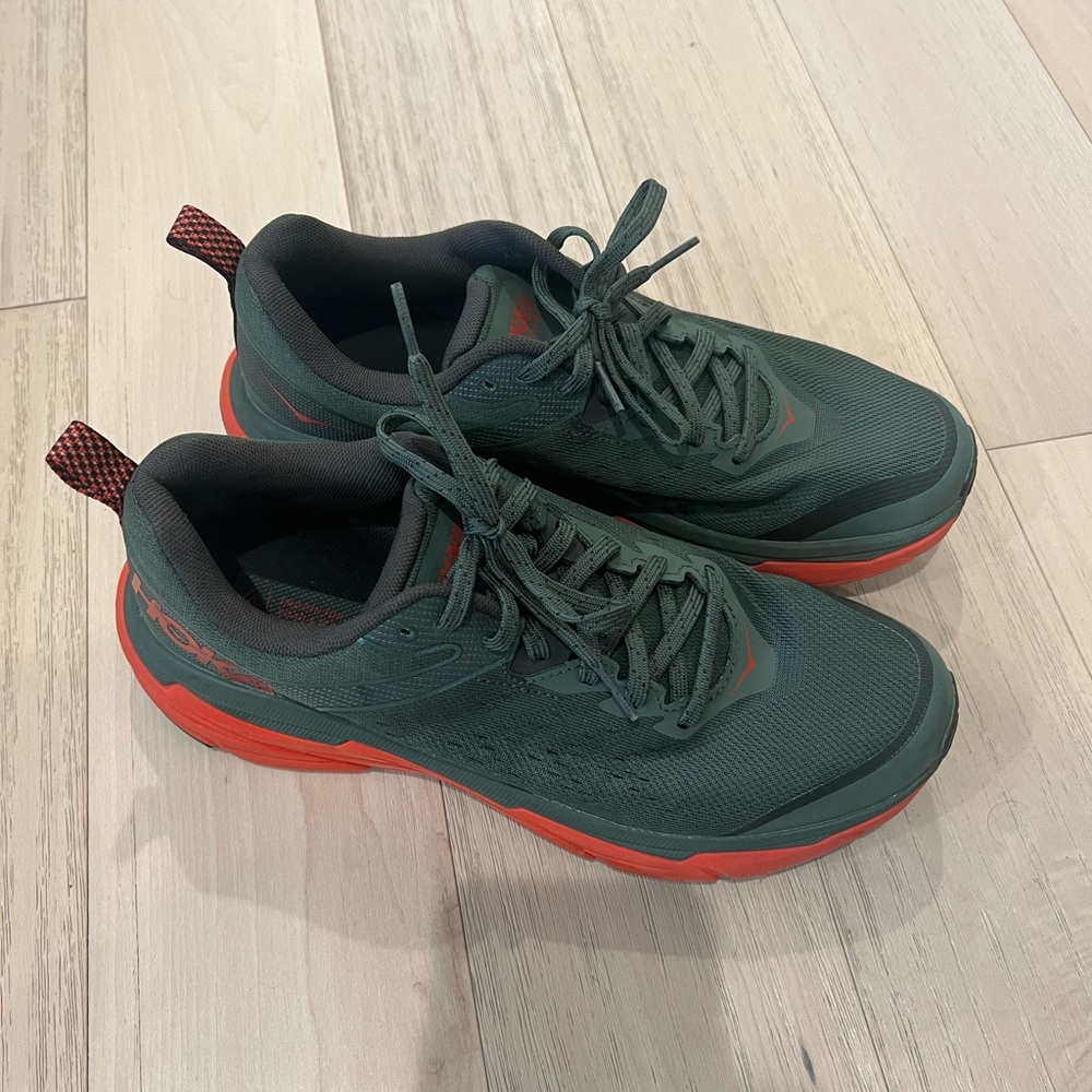 Hoka One One ATR 6 nwot